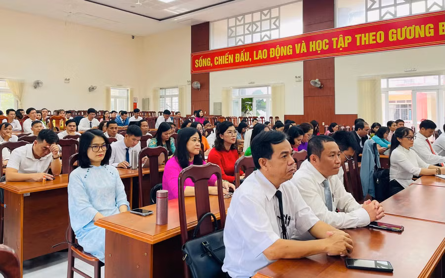 khai-giang-2-lop-cao-cap-ly-luan-chinh-tri-k77b30-va-k77b31-khoa-hoc-2026-2028.jpg