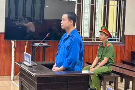 Lãnh 14 năm tù vì lừa đảo, làm giả quyết định của cơ quan nhà nước