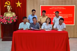 Hơn 100 doanh nghiệp, lái xe vận tải được tuyên truyền pháp luật về an toàn giao thông