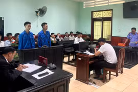 Gia Lai: Dùng kiếm và ná cao su hỗn chiến, 2 bị cáo lãnh án tù