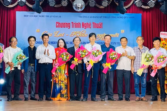 Chương trình nghệ thuật “Gia Lai - Khúc ca ngày mới”