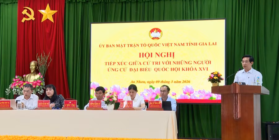 ung-cu-vien-nguyen-van-canh-tiep-thu-cac-y-kien-cua-cu-tri-gui-den-cac-ung-cu-vien-dbqh-khoa-xvi.jpg