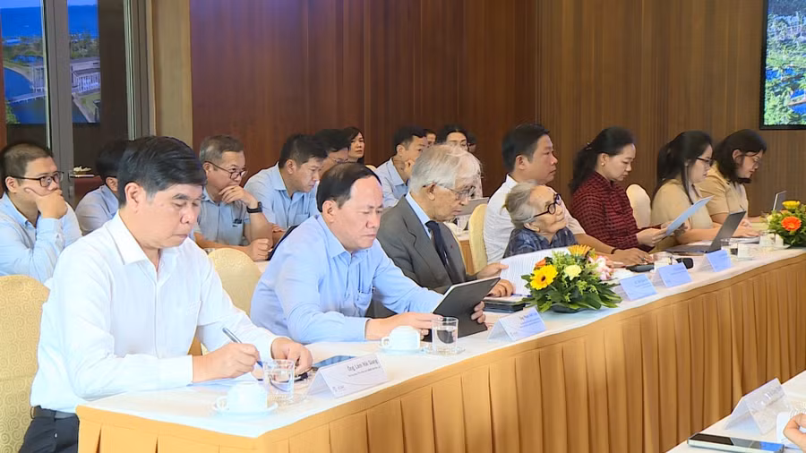 cac-dai-bieu-tham-du.jpg