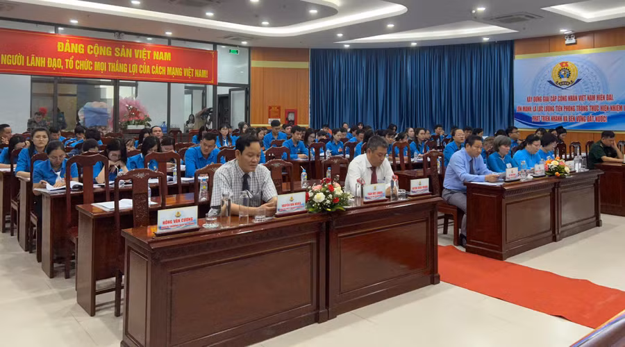 quang-canh-dai-hoi.jpg