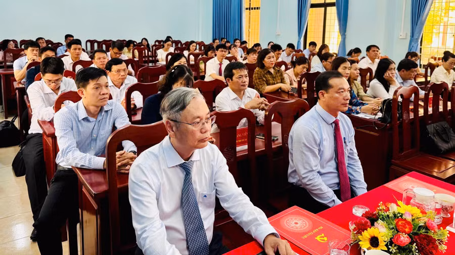 lop-hoc-co-40-hoc-vien-tham-gia.jpg