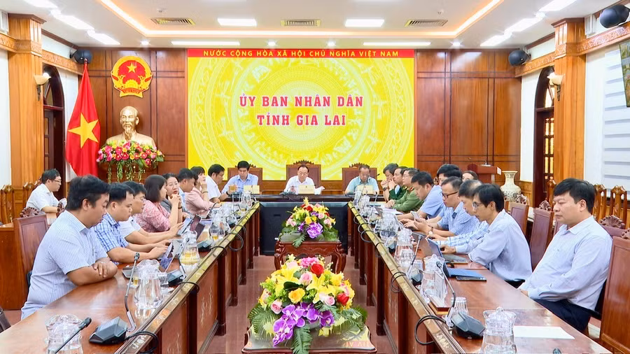 quang-canh-cuoc-hop.jpg