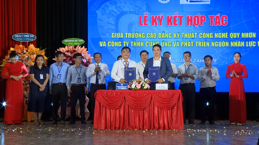 nha-truong-ky-ket-bien-ban-hop-tac-voi-10-doanh-nghiep-trong-va-ngoai-tinh.jpg