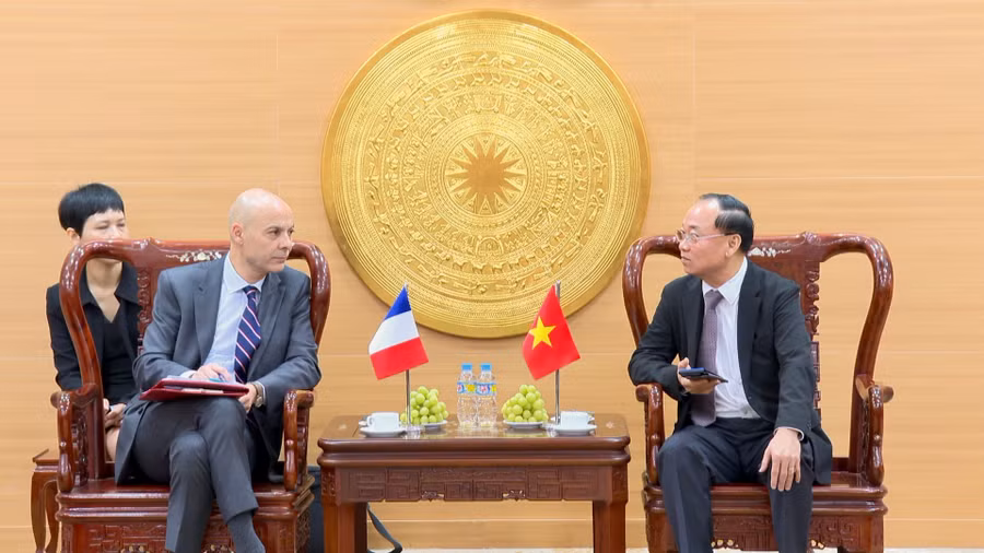 bi-thu-tinh-uy-gia-lai-tiep-2.jpg