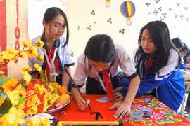 Giữ hồn Tết Việt trong sân trường