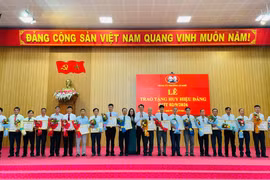 Đảng ủy phường An Khê trao huy hiệu Đảng cho 149 đảng viên đợt 2-9