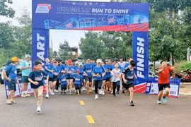 Hơn 200 vận động viên tham gia giải chạy gây quỹ UKA Run To Shine 2026