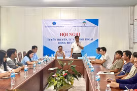 Quang cảnh hội nghị tuyên truyền, tư vấn và đối thoại chính sách BHXH, BHYT, BHTN