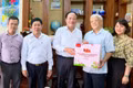 Chủ tịch UBND tỉnh Phạm Anh Tuấn thăm, tặng quà người có công tiêu biểu 