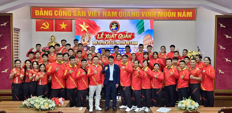 gia-lai-gop-mat-10-vdv-giai-vo-dich-va-vo-dich-tre-the-gioi-vo-co-truyen-viet-nam-3.jpg