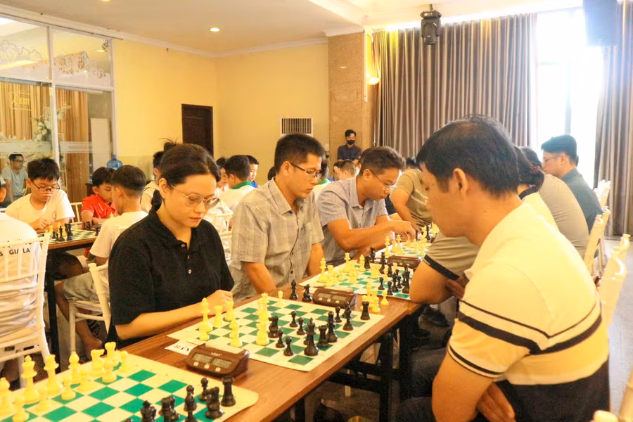 suc-hut-cua-mot-san-choi-phong-trao-co-vua-2.jpg