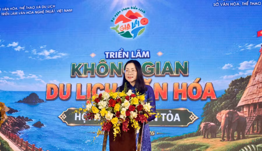 trien-lam-khong-gian-du-lich.jpg