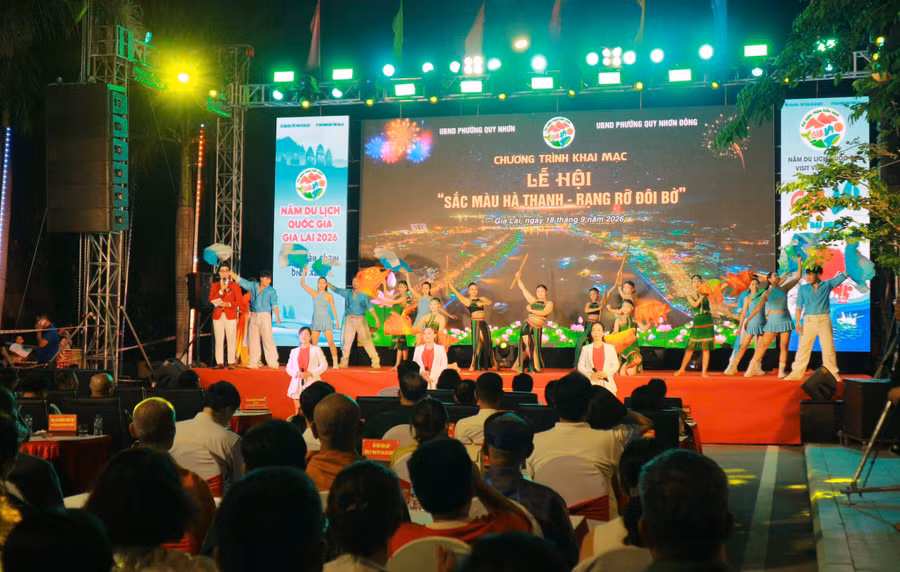 le-hoi-sac-mau-ha-thanh-rang-ro-doi-bo-1.jpg