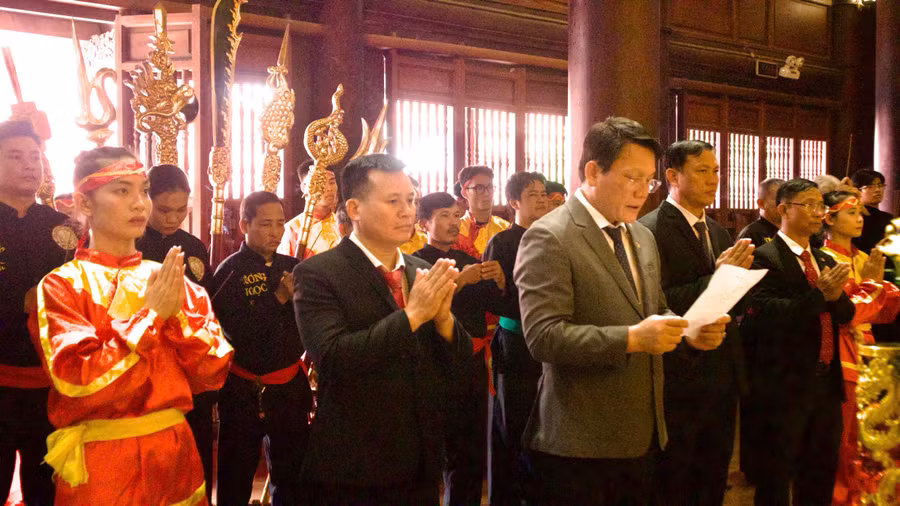 gia-lai-to-chuc-le-dang-huong-ruoc-cup-tu-den-tho-tay-son-tam-kiet-6.jpg