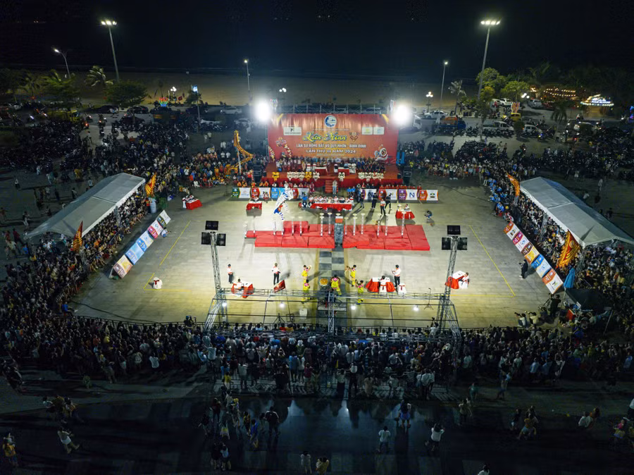 mai-hoa-thung.jpg