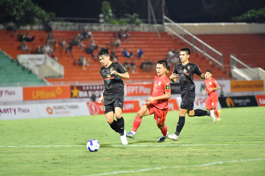 giai-hang-nhat-quoc-gia-quy-nhon-united-1.jpg