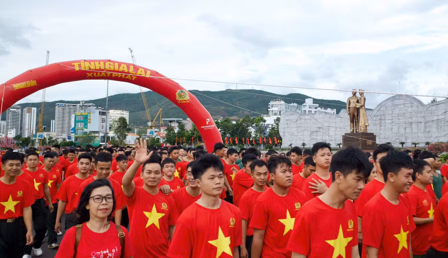 cung-viet-nam-tien-buoc-7.jpg
