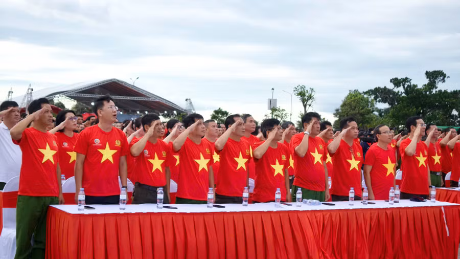 cung-viet-nam-tien-buoc-2.jpg