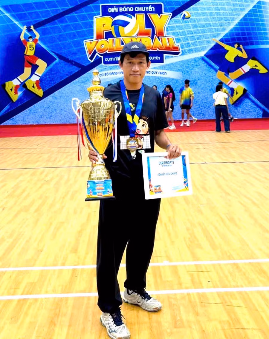 giai-bong-chuyen-poly-volleyball.jpg
