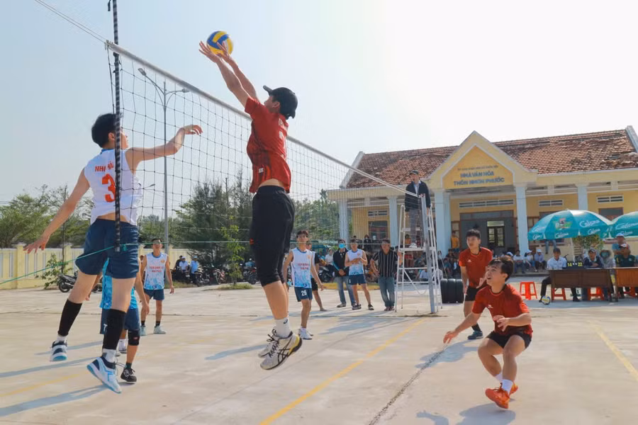dai-hoi-tdtt-phuong-quy-nhon-dong.jpg