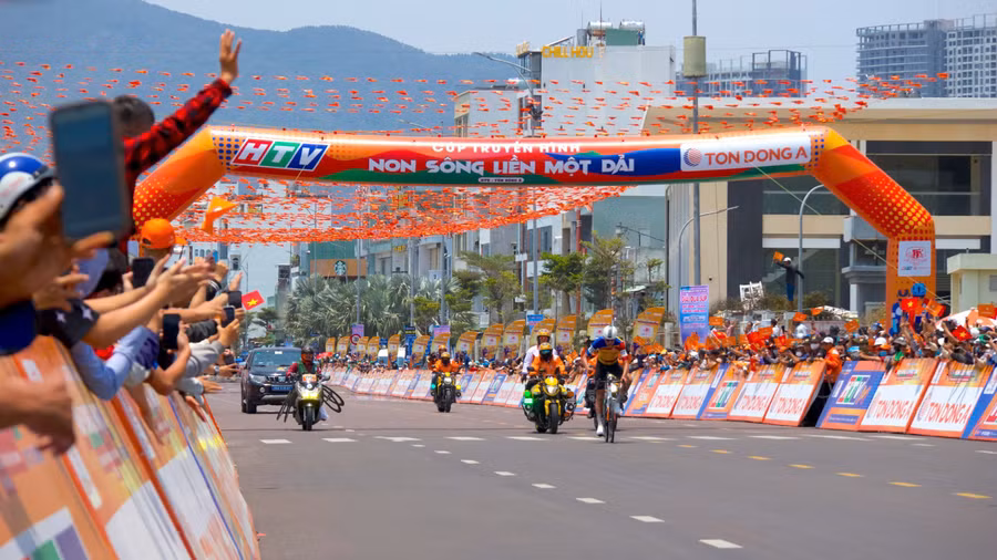 dua-xe-dap-cup-truyen-hinh-tp-ho-chi-minh-3.jpg