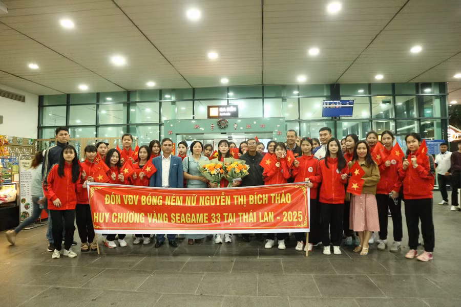 don-vdv-nguyen-thi-bich-thao-doat-hcv-bong-nem-nu-seagames-33-1.jpg