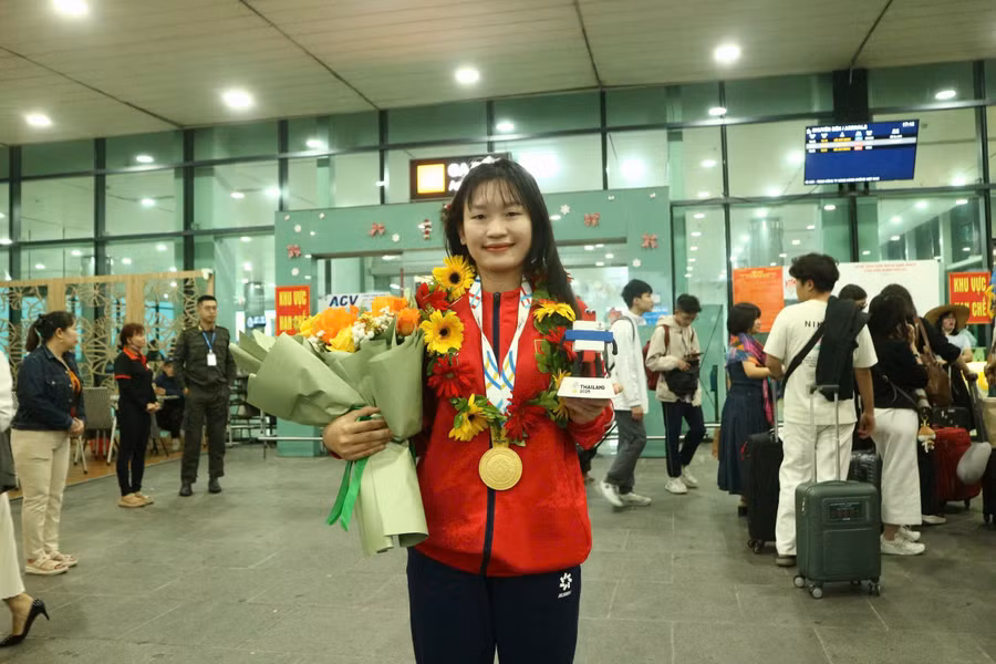 don-vdv-nguyen-thi-bich-thao-doat-hcv-bong-nem-nu-seagames-33-3.jpg