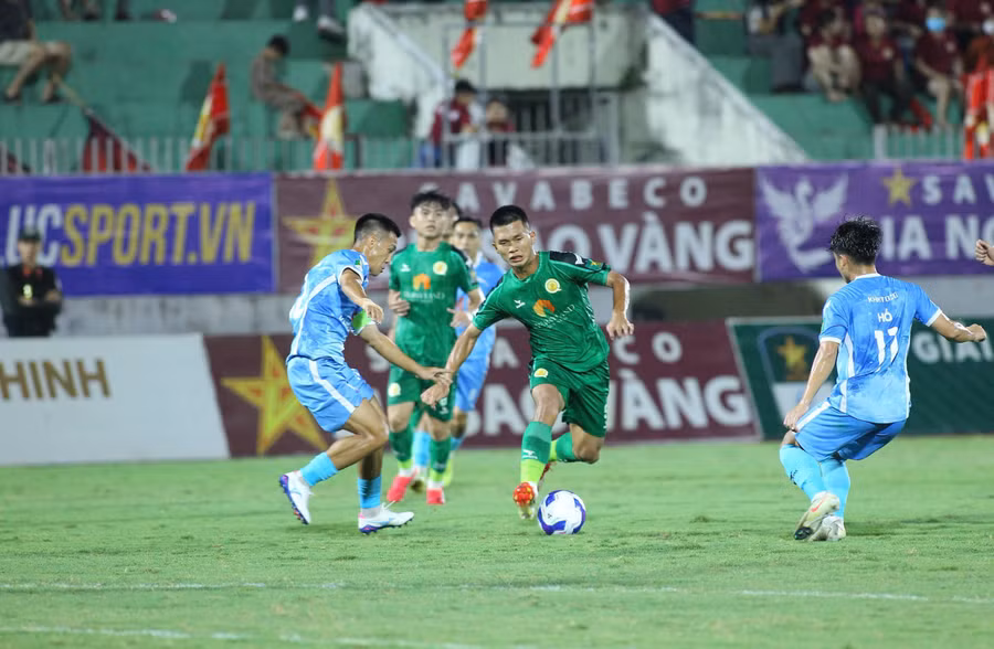 quy-nhon-united-giu-vung-phong-do-noi-dai-mach-thang-lien-tiep.jpg