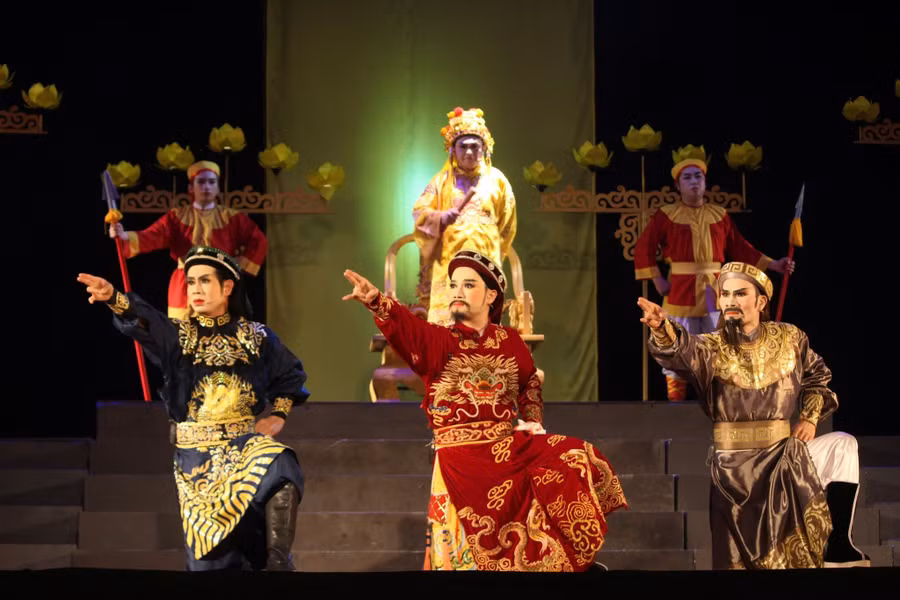 cau-chuyen-ve-long-trung-nghia-hien-than-tiep-can-khan-gia-tre-1.jpg