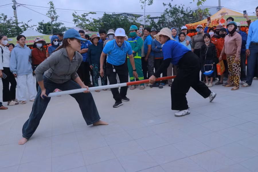 be-mac-giai-keo-co-day-gay-thuoc-dai-hoi-the-duc-the-thao-phuong-quy-nhon-bac-3.jpg