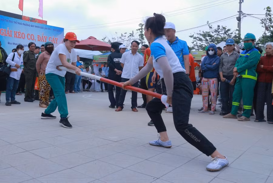 be-mac-giai-keo-co-day-gay-thuoc-dai-hoi-the-duc-the-thao-phuong-quy-nhon-bac-6.jpg