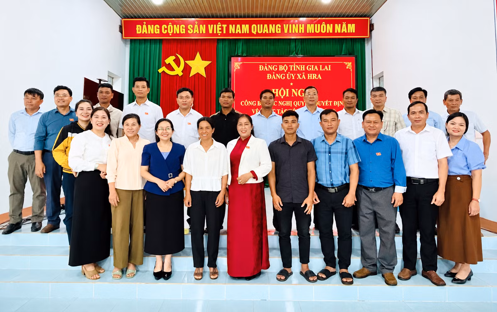 anh-3-le-cong-bo-cac-nghi-quyet-quyet-dinh-ve-viec-sap-nhap-lang-de-k-on-va-lang-kdung-thanh-lang-kdung-anh-minh-ha.png