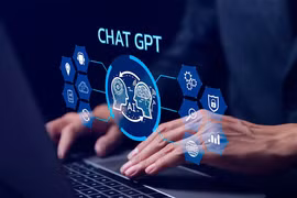Hàng trăm người được thuê đánh giá hội thoại trên ChatGPT