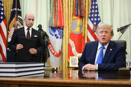 Tổng thống Mỹ Donald Trump phát biểu trước khi ký sắc lệnh về quyền công dân theo nơi sinh, ngày 6-8. Ảnh: AFP
