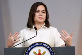 Bà Duterte phát biểu tại một cuộc họp báo ở Manila hôm 7-2-2025. Ảnh: AP