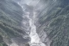 Khu vực xảy ra sạt lở đất tại biên giới Nepal - Trung Quốc. Ảnh: THX/TTXVN phát