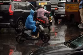 Bão Arnab uy hiếp bờ Đông Ấn Độ, hơn 180.000 người sơ tán