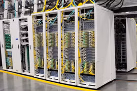 Big Tech tăng vay nợ cho phát triển AI, lo ngại khả năng thu hồi vốn