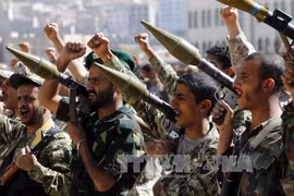Các chiến binh thuộc phong trào vũ trang Hồi giáo Houthi ở Sana'a, Yemen.